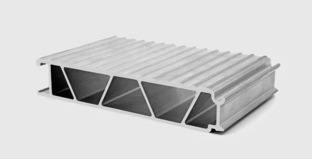Precisão da liga de alumínio que faz à máquina produtos do CNC para bandejas da bateria do veículo elétrico com bom serviço