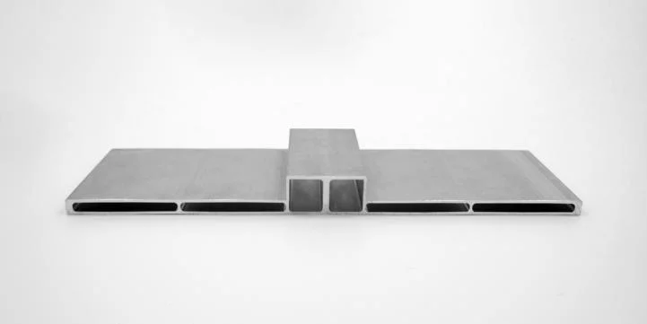 Precisão da liga de alumínio que faz à máquina produtos do CNC para bandejas da bateria do veículo elétrico com bom serviço